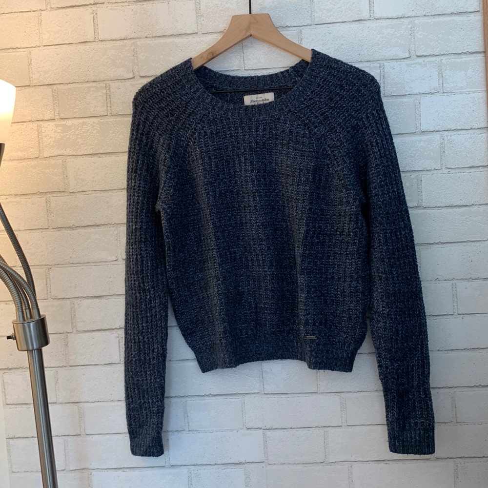 Abercrombie & Fitch navy blue sweater women’s size small S